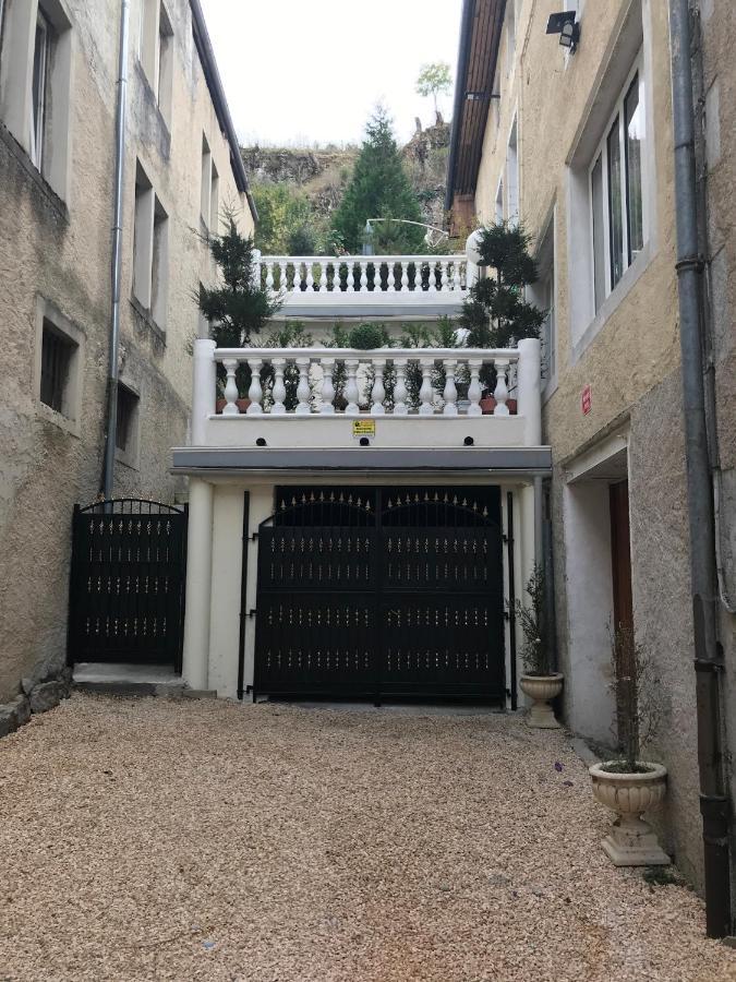 Treacy'S Residence Morez Exterior photo